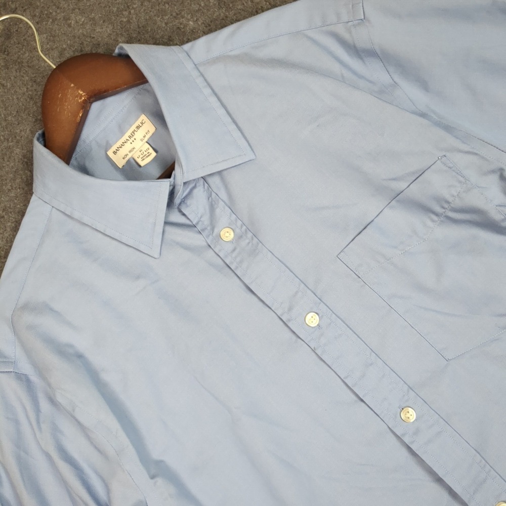 Banana Republic Mens XL Light Blue Slim Fit Long Sleeve Button Down Shirt